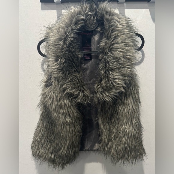 Women’s Gorgeous Chic faux fur vest size M trending - Picture 6 of 7